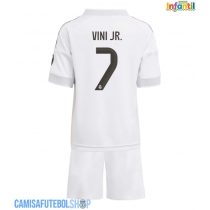 Camisa de time de futebol Real Madrid Vinicius Junior #7 Replicas 1º Equipamento Infantil 2025-26 Manga Curta (+ Calças curtas)